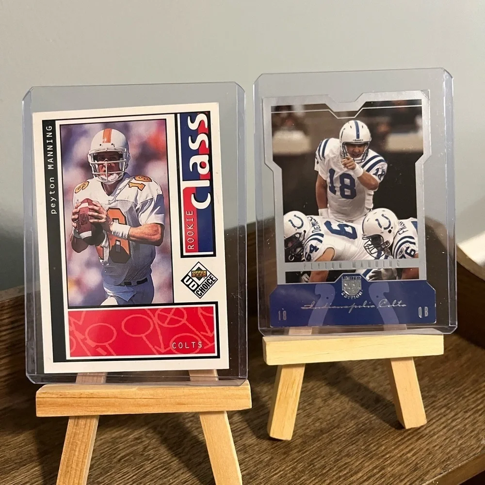 ⭐️🏈 Peyton Manning 2 Cards - Fleer Card #14 & 1998 Upper Deck RC Card #193 (B1)